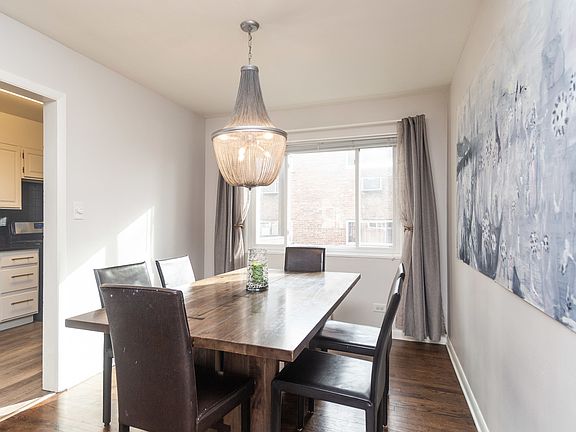 5th image of 5205 N Rockwell St #1-B