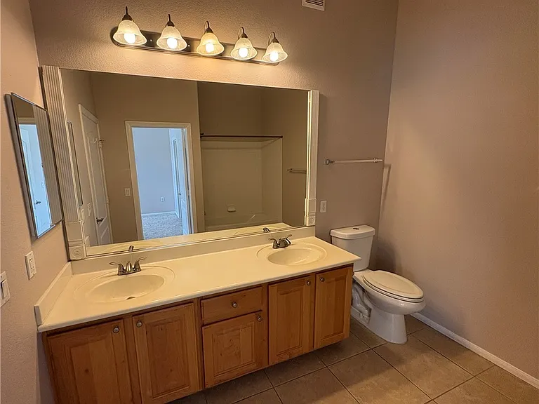 2305 W Horizon Ridge Pkwy #3923 — Photo 9