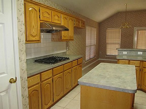4th image of 1800 Eastfork Ln