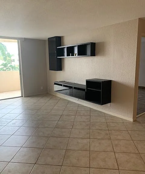 1000 Spanish River Rd #3B — Photo 4