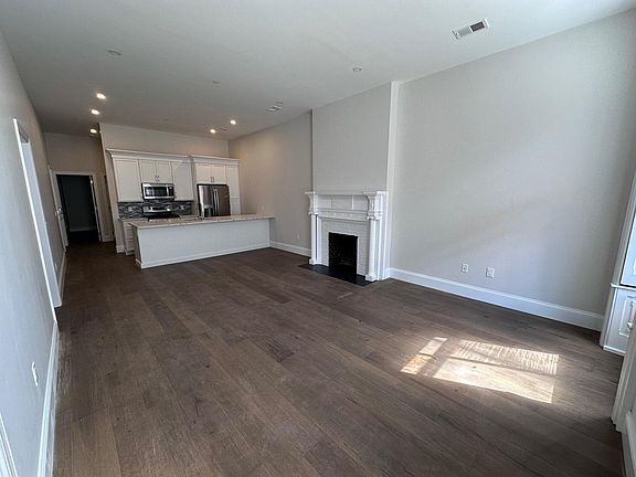 5th image of 2009 Delancey Pl #2E
