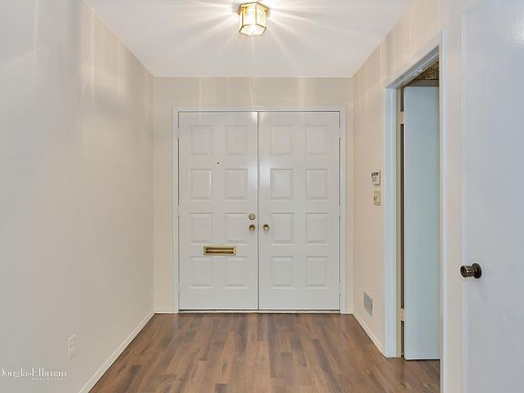3rd image of 165 Dove Hill Dr