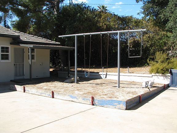 5th image of 91 E Orange Grove Ave