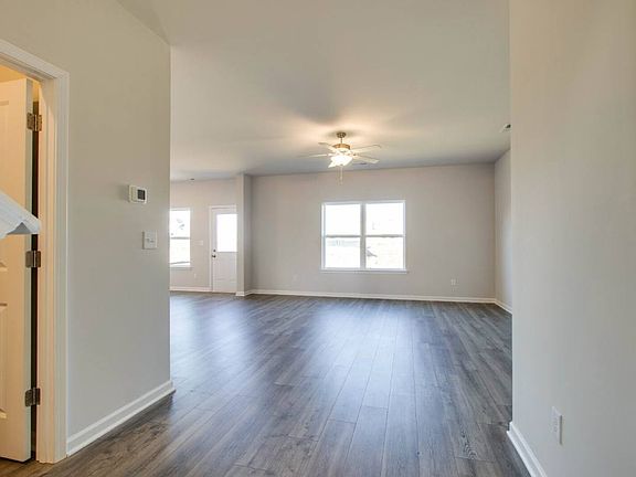 4th image of 2404 Alberto Dr