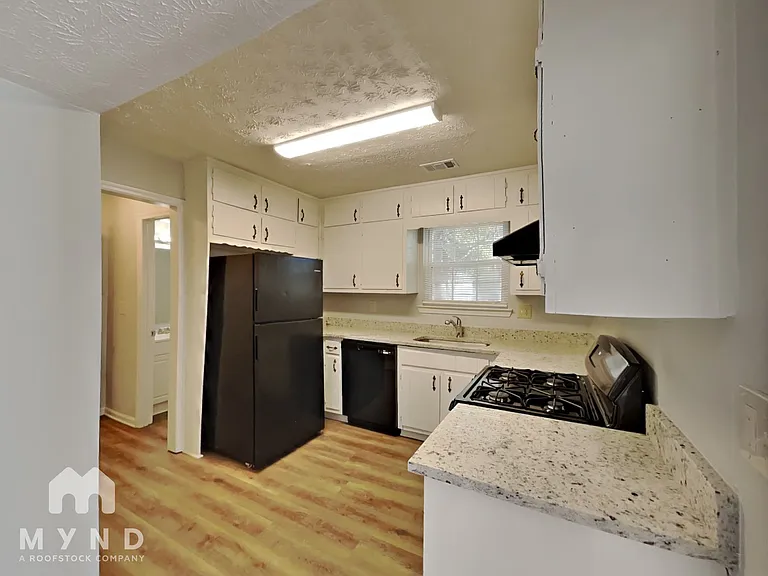3050 Brook Hollow Dr — Photo 5
