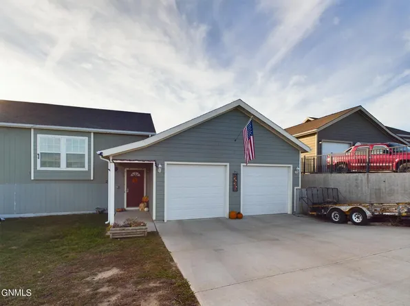 2417 2nd St NE, Watford City, ND 58854