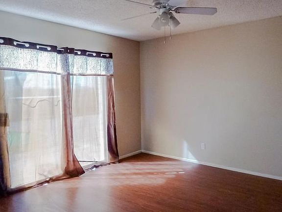 5th image of 1567 N Park Ave