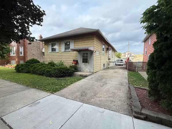 2627 S 60th Ct, Cicero, IL 60804