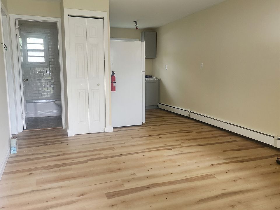 1st image of 181 Glenerie Blvd #4