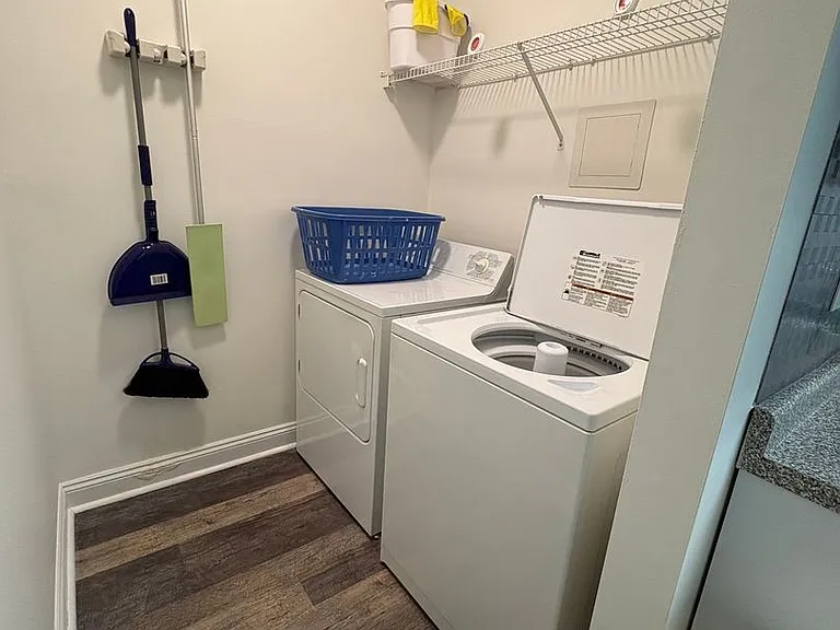2702 Waters Edge Dr — Photo 15