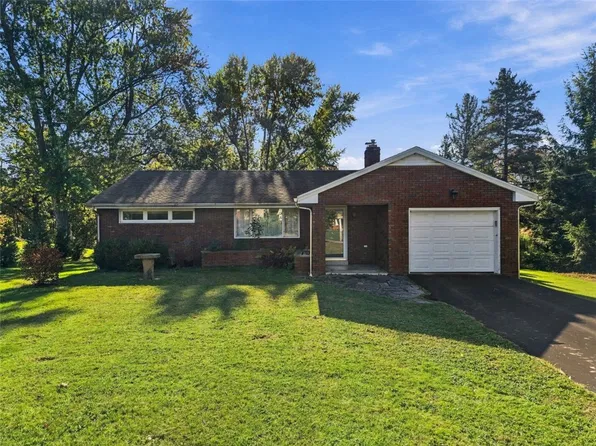115 Greenwood Dr, Butler, PA 16001