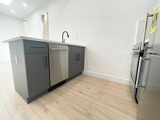 1st image of 195 Meserole St