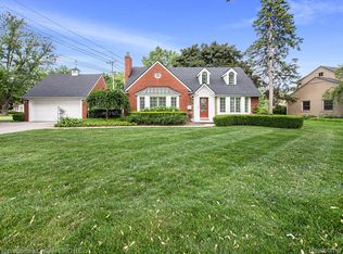 31850 Verona Cir, Beverly Hills, MI 48025