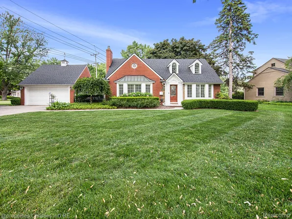 31850 Verona Cir, Beverly Hills, MI 48025