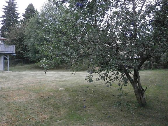 5th image of 3207 NE 205th St