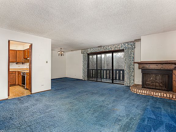 3rd image of 8245 Willow Dr #43D