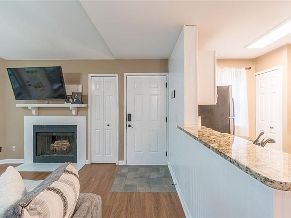 3rd image of 812 Dunes Way