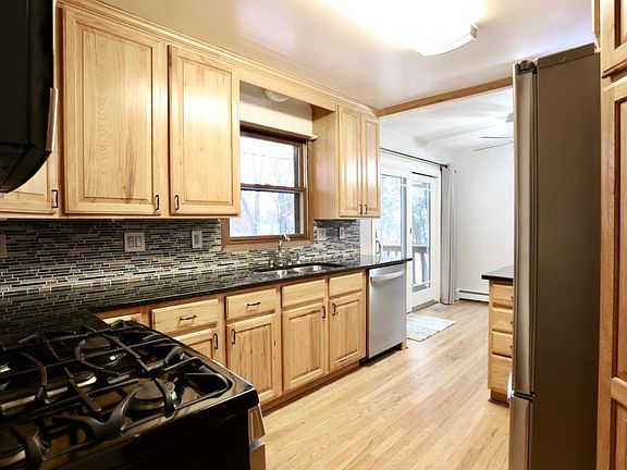 5th image of 51 Glenmar Ave