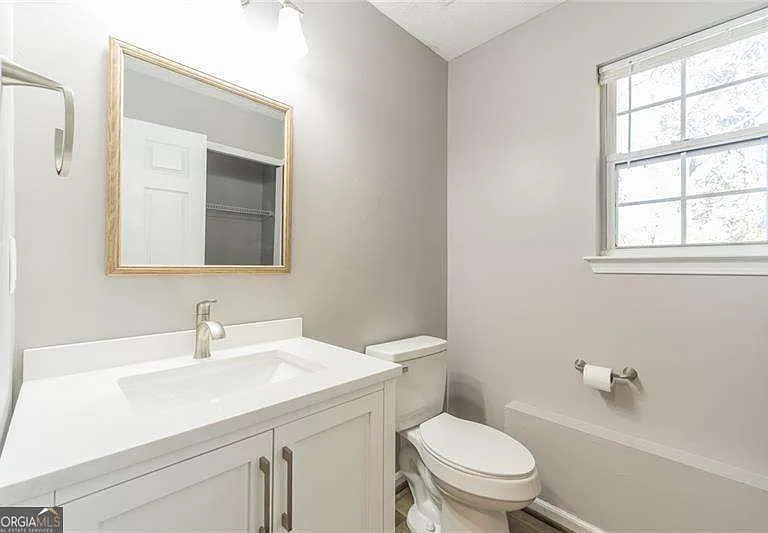 2716 Lake Park Rdg E — Photo 17
