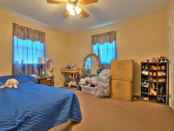 4th image of 128-30 Phillip Ct