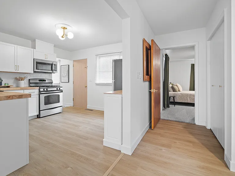 1105 Julienne Dr — Photo 17