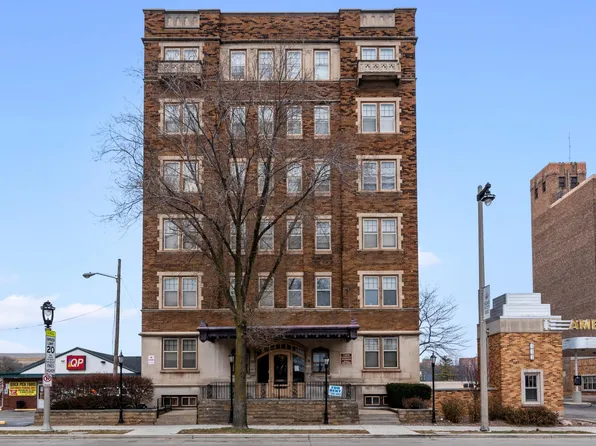 2324 W Wisconsin Ave