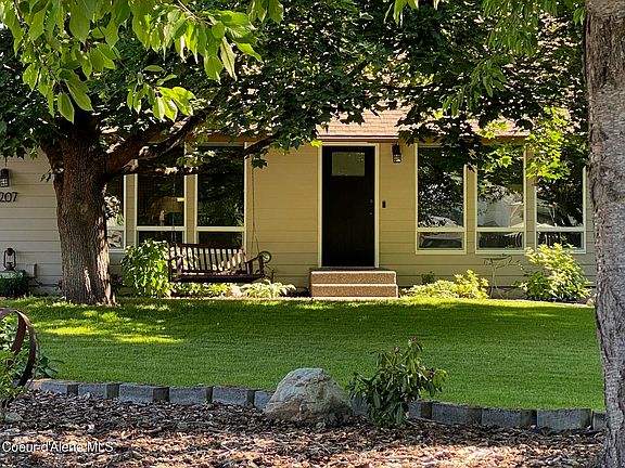 3rd image of 2207 W Medoc Ct
