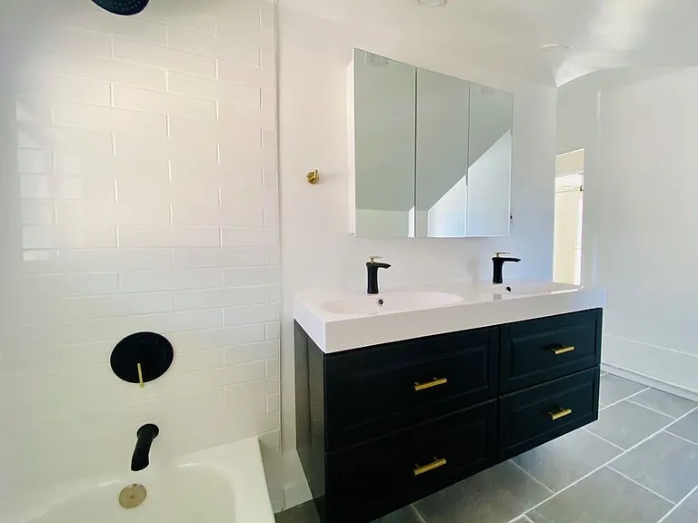 1474 W Vernon Ave — Photo 3