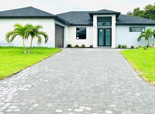 1402 SE 13th St, Cape Coral, FL 33990