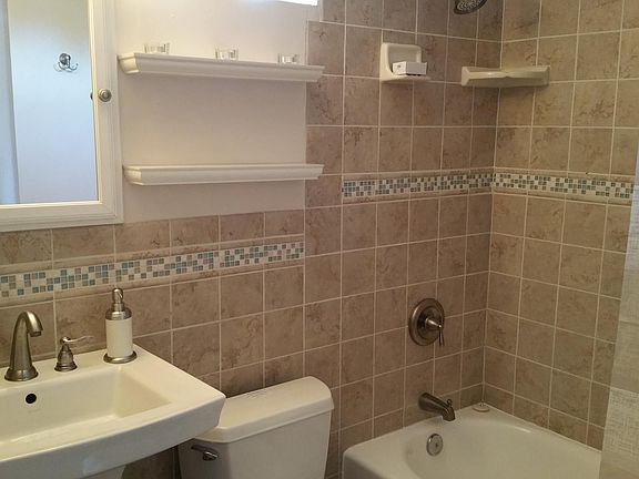 The tub has been converted into a shower (summer 2022).