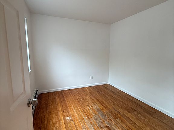 4th image of 8 Zeck Ct Floor 1
