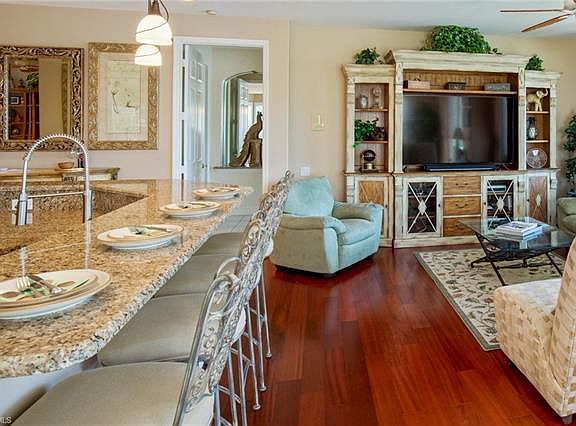 5th image of 3270 Hamlet Dr #5-2