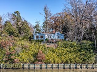 549 Long Point Ln, Topping, VA 23169