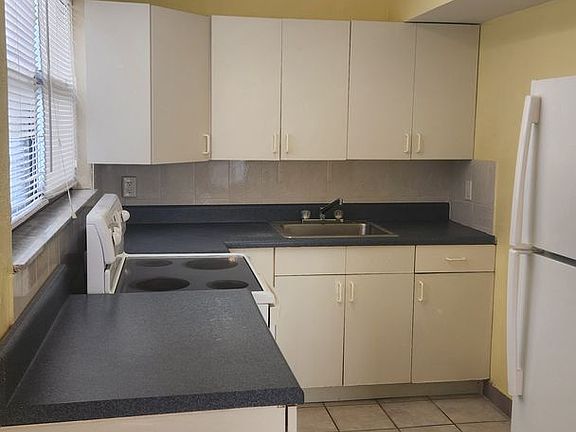 4th image of 407 Auburn Dr APT 3
