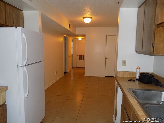 4th image of 1045 Linde St APT C