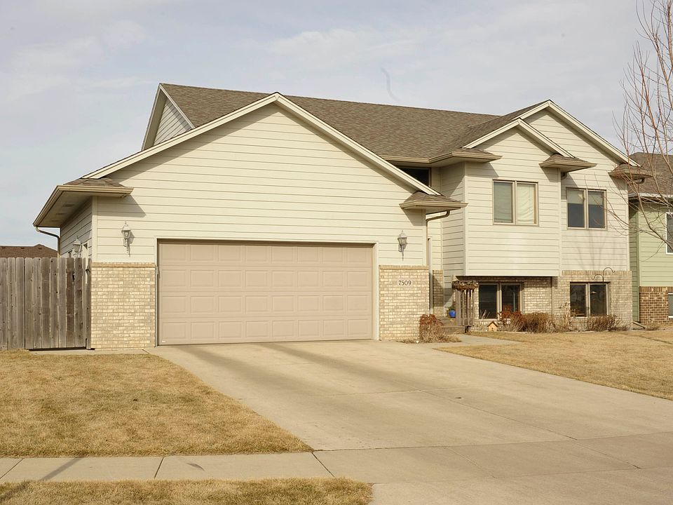 1st image of 7509 S Casea Cir