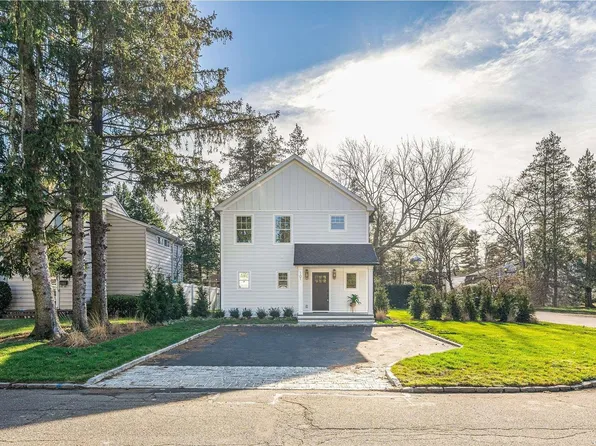 101 Hilldale Road, Albertson, NY 11507