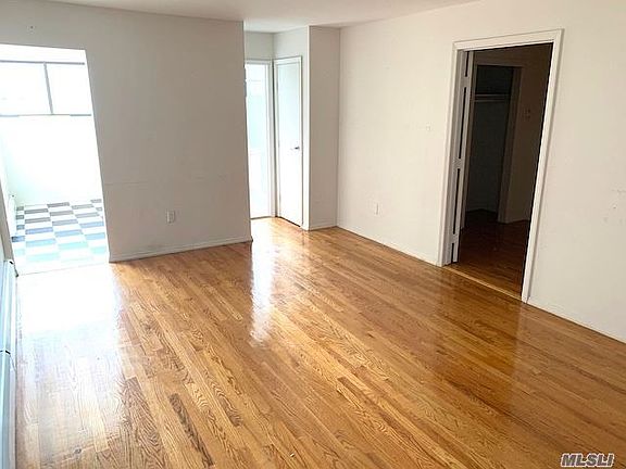 3rd image of 8 Island Pkwy APT 3A