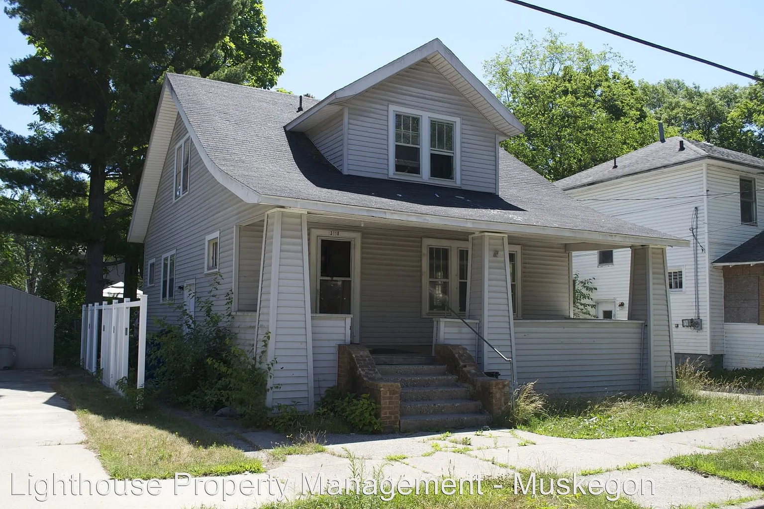 3118 Sanford St photo 1