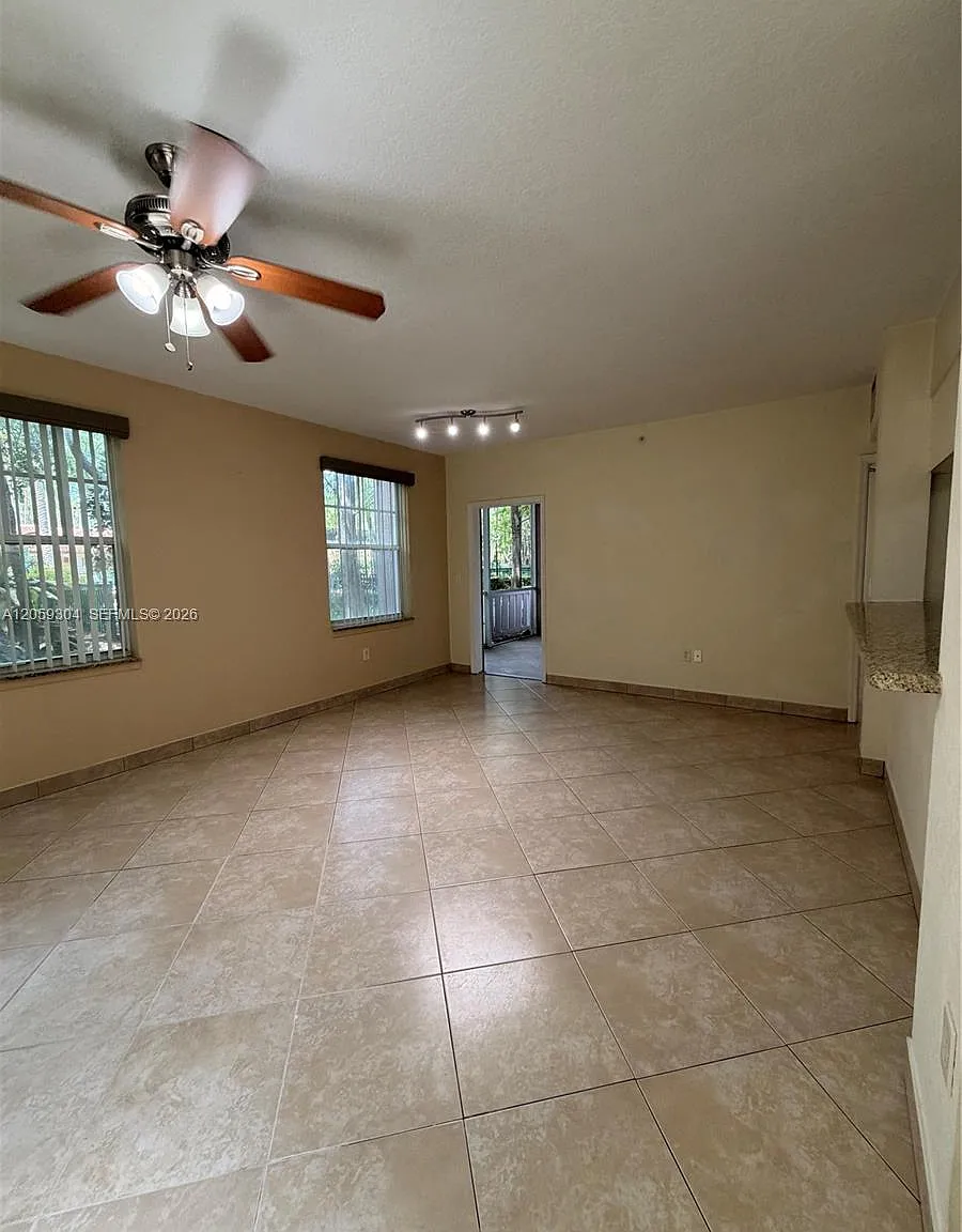 Cypress Pointe At Coral S — Photo 3