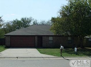 12 S Sharon Dr, Krum, TX 76249