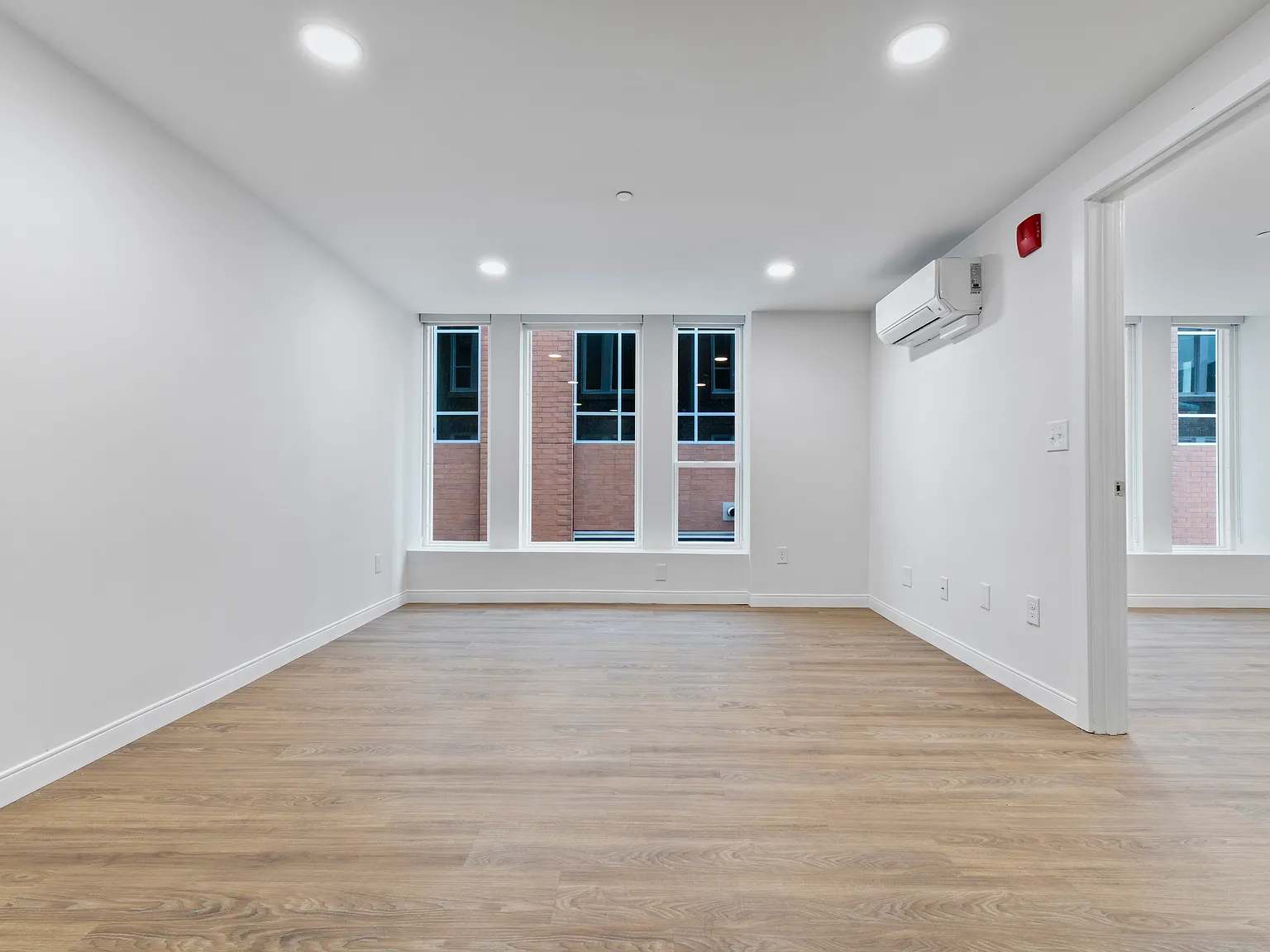 Hamilton Apartments — Photo 4