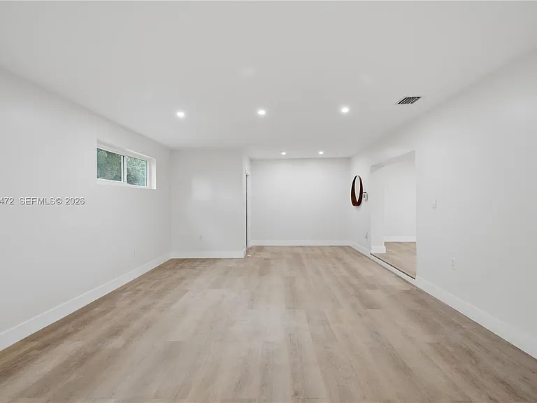 14325 NE 8th Ave — Photo 8