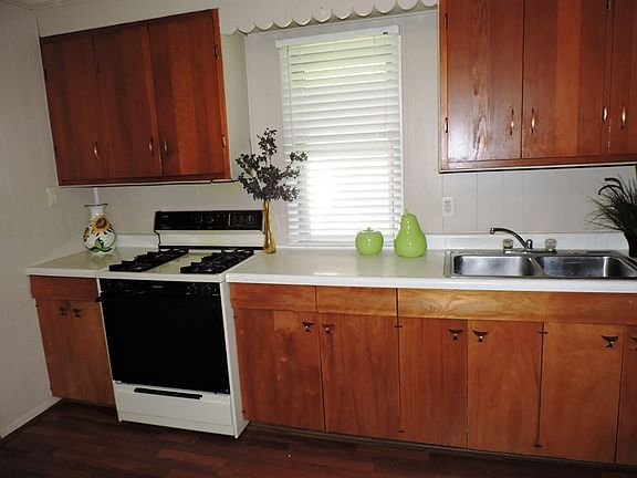 3rd image of 52067 Prescott Ave
