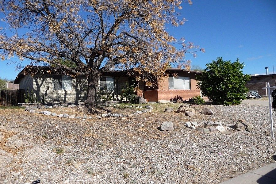 1st image of 9825 E Victoria Ln