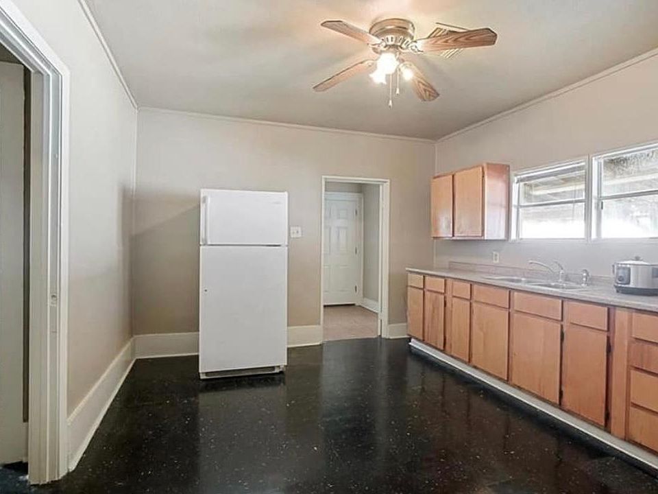 2nd image of 1711 Hancock St Unit B