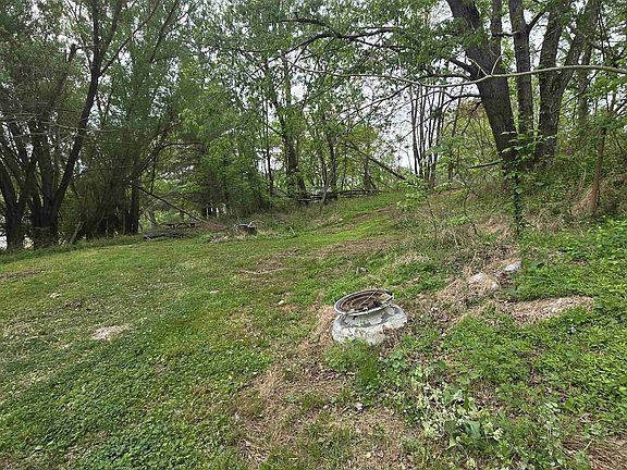 5th image of 2271 Spring St