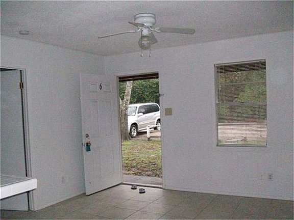 4th image of 208 University Ave APT 12
