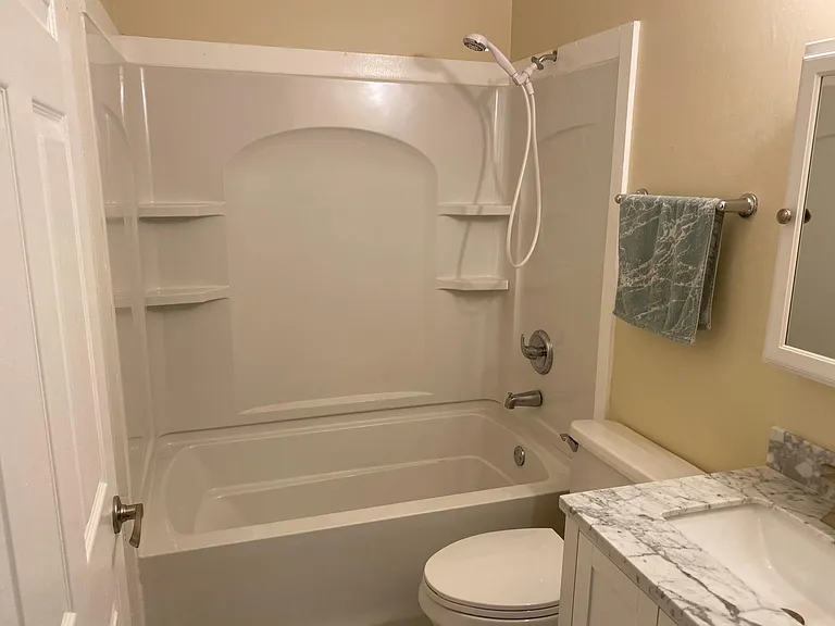 Main floor full bathroom.