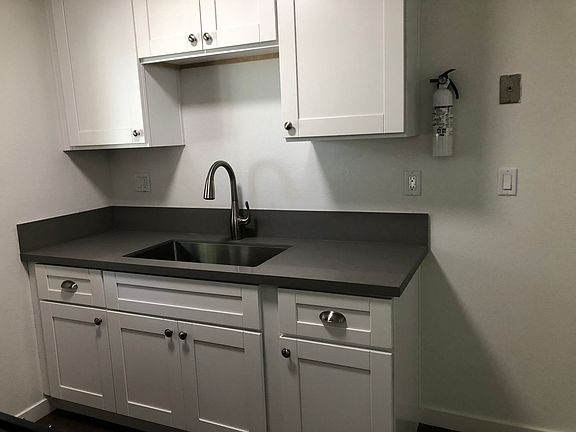 3rd image of 1443-1447 Holly Ave #B